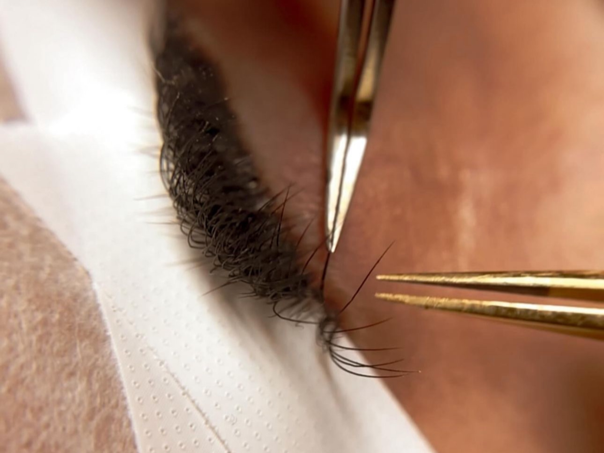 Was brauche ich alles für eine Wimpernverlängerung?