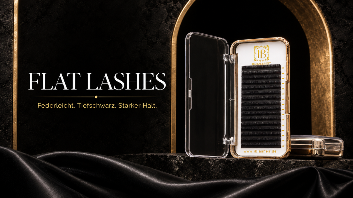 Flat Lashes – Federleicht. Tiefschwarz. Starker Halt. Desktop Kategorieheader